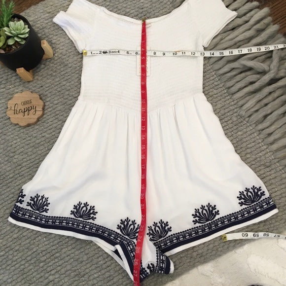 ❌SOLD {l space} embroidered smocked romper - Picture 8 of 8